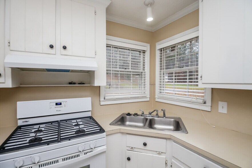 Building Photo - 2739 Old Mill Pl