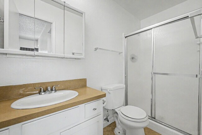 Building Photo - 4522 N 15th Ave