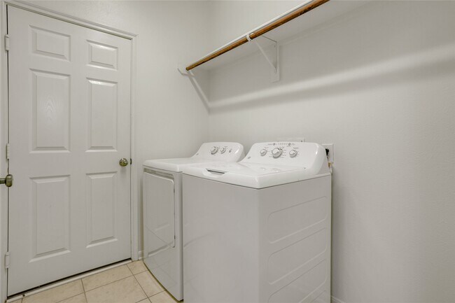 Building Photo - 7406 Sabinal Creek Dr