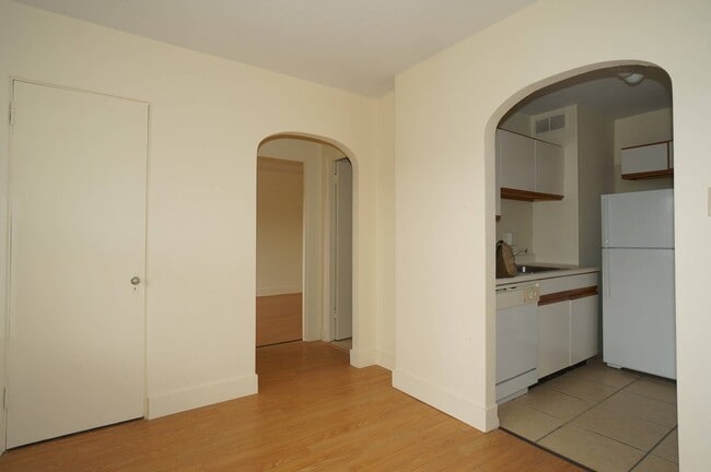 Building Photo - 5533 Covode St