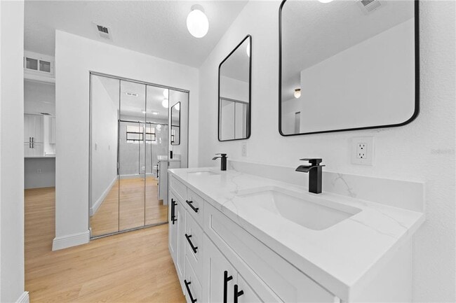 Building Photo - 5003 Gardengate Ln