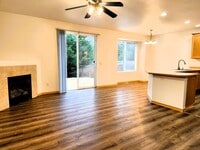 Building Photo - 3 bedroom 2.5 bathroom South Hill Charmer!