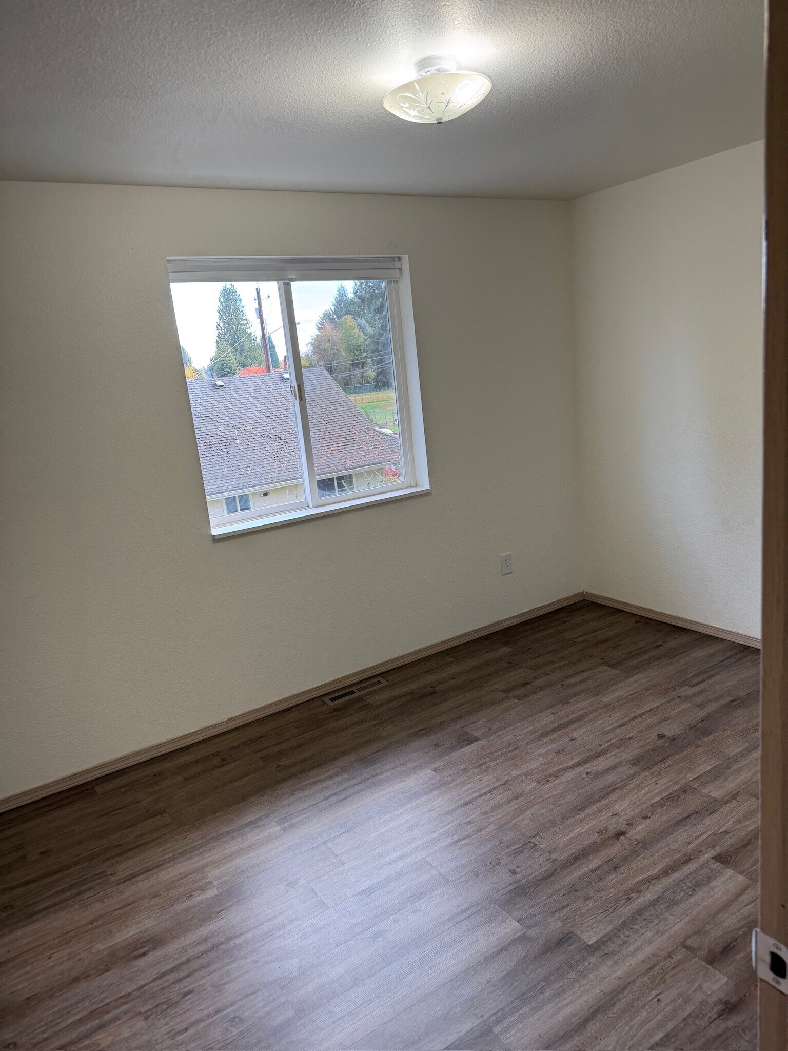 Building Photo - 1110 Irving St SW