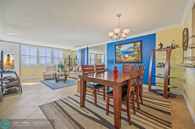 Building Photo - 3015 N Ocean Blvd