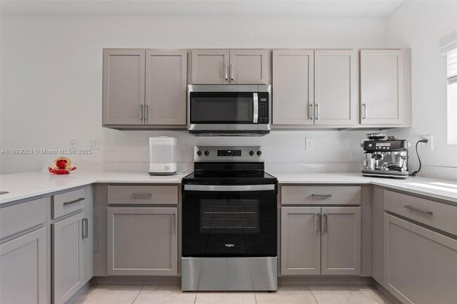 Building Photo - 377 NE 1st Ave