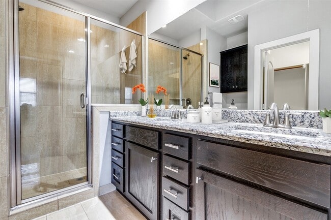 Building Photo - 4323 Dickason Ave