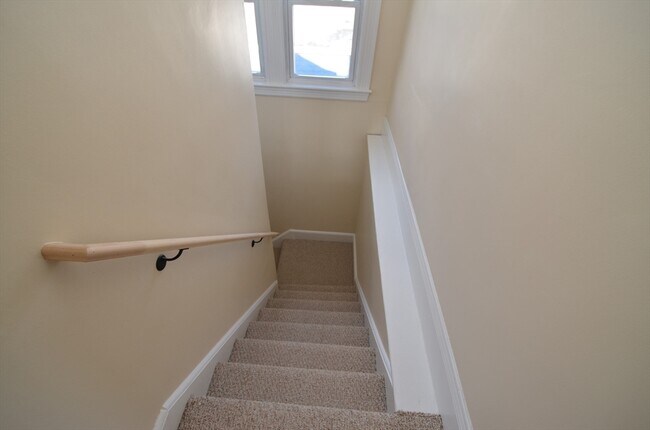 Building Photo - 39 Cleveland St