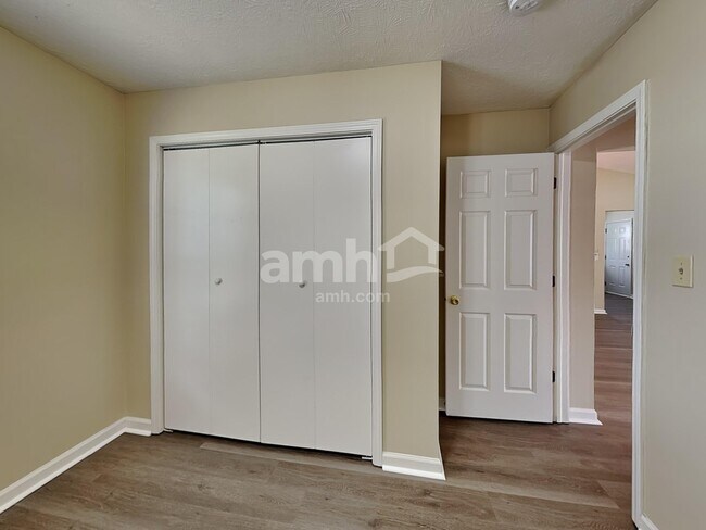Building Photo - 1510 Millridge Dr