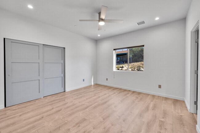 Building Photo - 7760 Arrowhead Dr