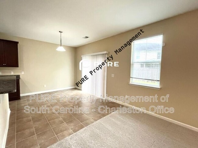 Building Photo - 2901 Penobscot Dr