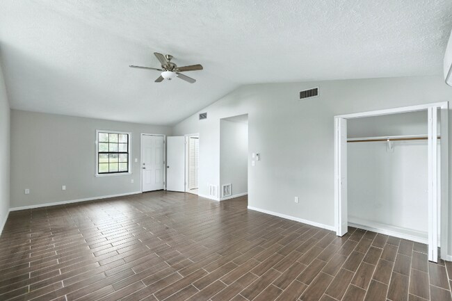 Building Photo - 8094 SW 52nd Ct