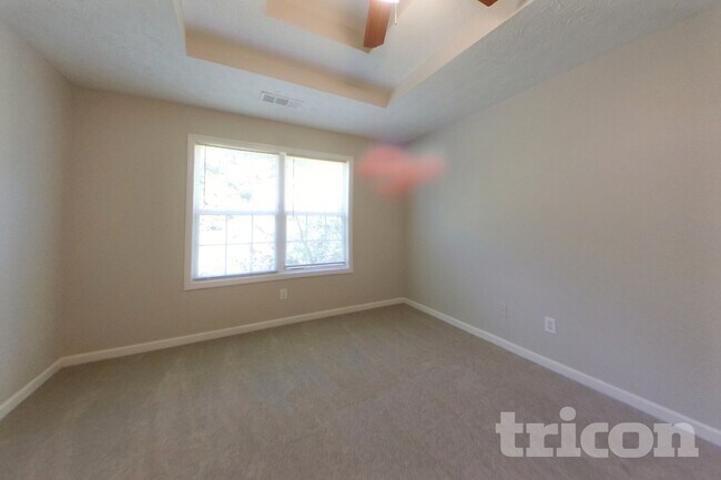 Building Photo - 460 Vinemont Ridge