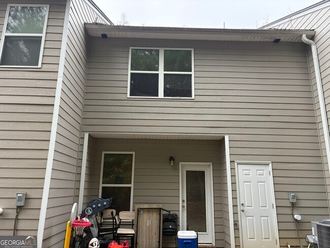 Building Photo - 2496 Piering Dr