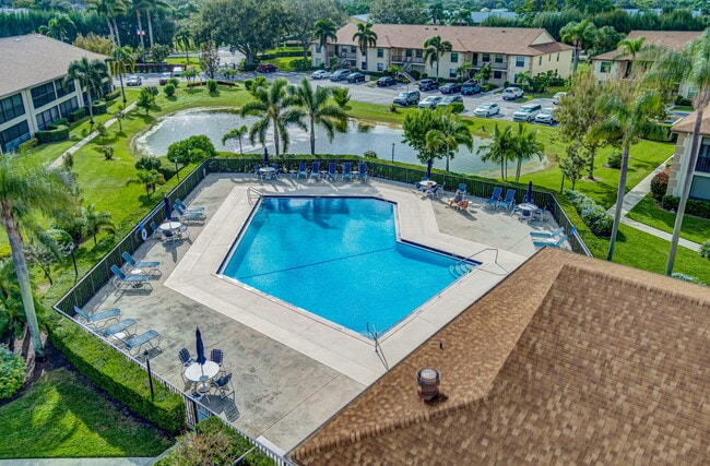 Building Photo - 202 Pinecrest Cir