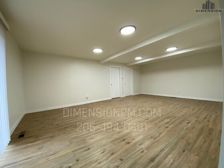 Building Photo - 11867 SE 170th Pl