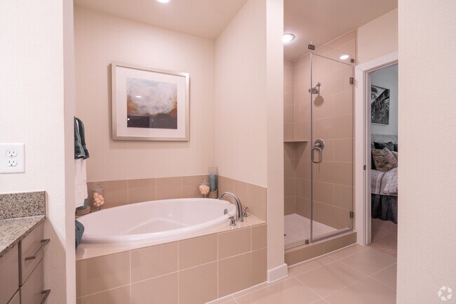 Building Photo - Live in the Heart of Downtown – $1,000 Look & Lease Offer