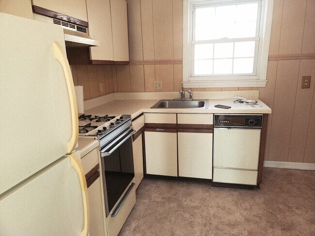 Building Photo - 456 Cold Spring Ave