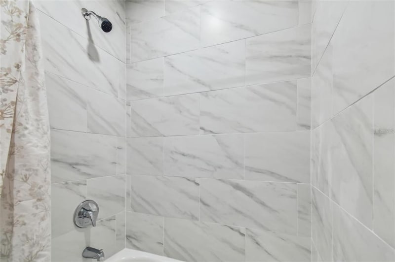 Building Photo - 908 E Cayuga St