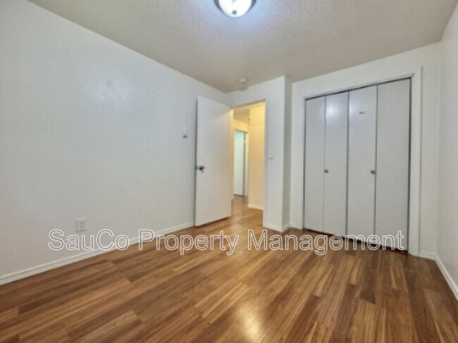 Building Photo - 5560 SW Beaverton Hillsdale Hwy