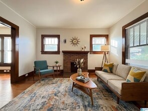 Building Photo - 525 53rd St Ens