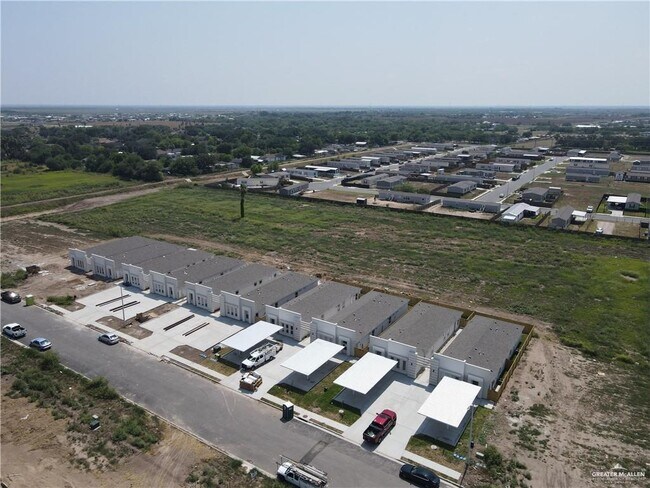 Building Photo - 16 Beverly Ave