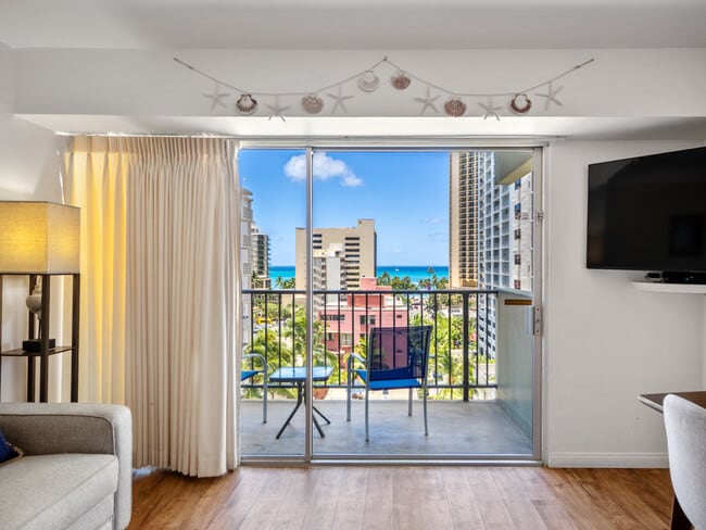 Building Photo - 2440 Kuhio Ave.