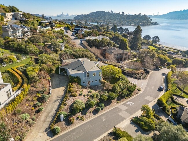 Building Photo - 20 Gilmartin Dr