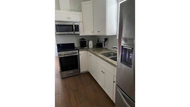 Building Photo - 646 33rd St
