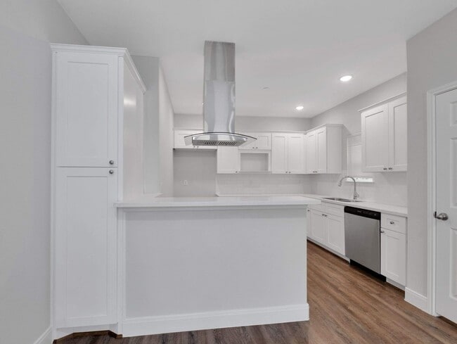 Building Photo - 430 Schmidt Rd