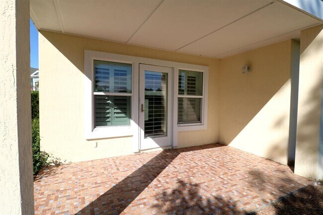 Building Photo - 207 Sunset Point