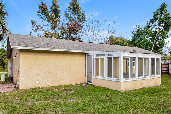 Building Photo - 8514 Lafitte Dr