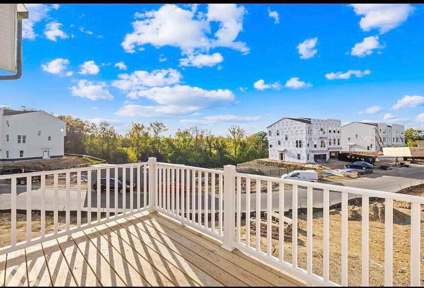 Building Photo - 2092 Barrowcliffe Dr NW