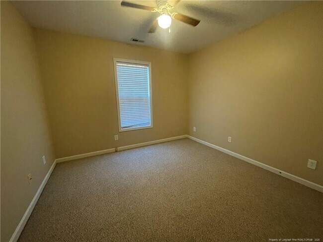 Building Photo - 1932 Lioncoward Dr