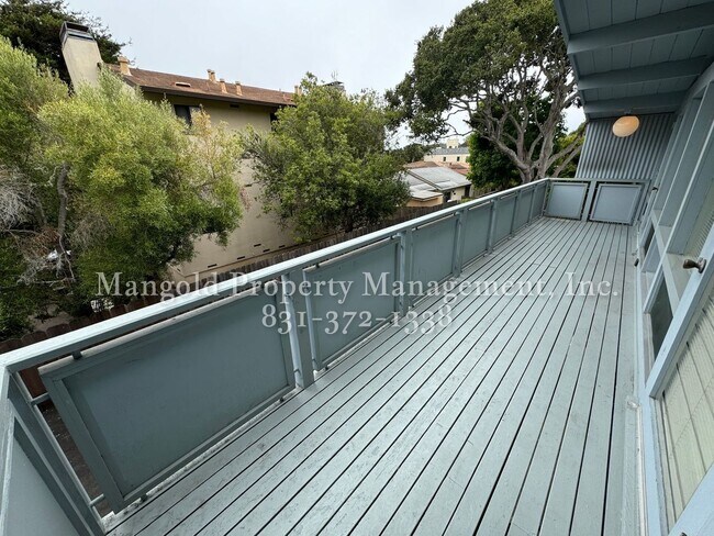 Building Photo - 561irv