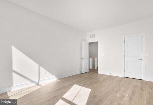 Building Photo - 21764 Dollis Hl Ter