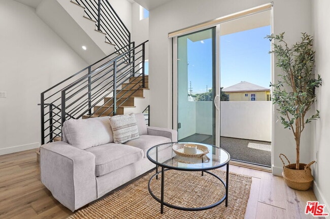 Building Photo - 1520 Magnolia Ave