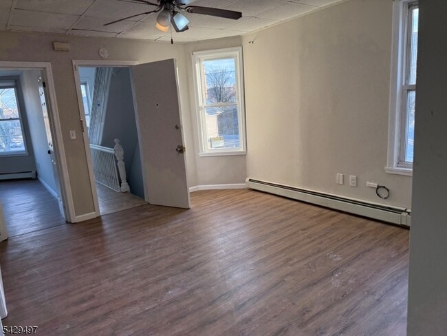 Building Photo - 85 Holsman St