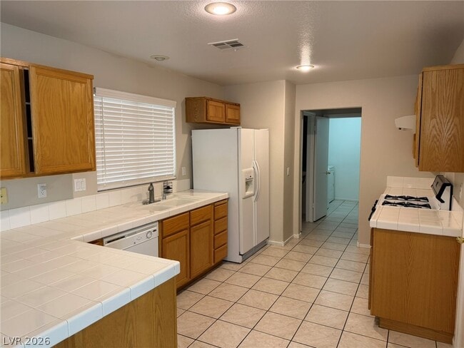 Building Photo - 1424 Red Sunset Ave