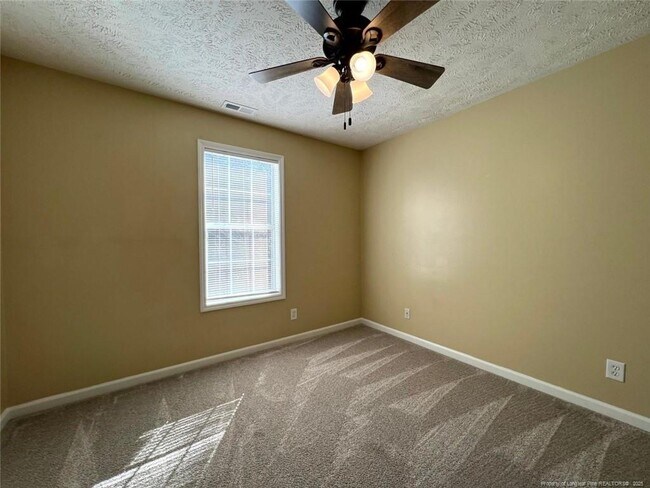 Building Photo - 372 Bubble Creek Ct