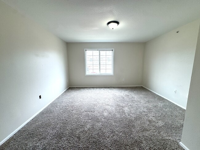 Building Photo - 8580 Rock Dr