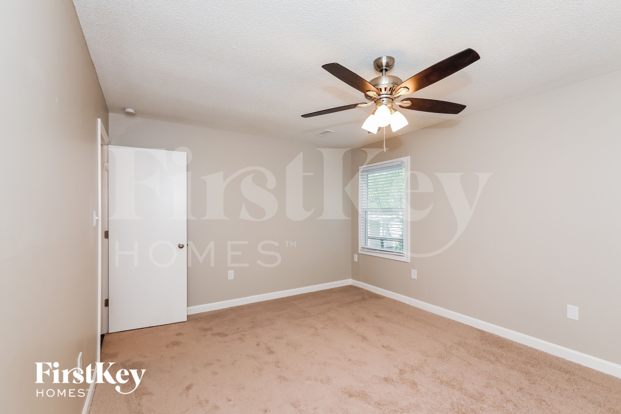 Building Photo - 4914 Chestnut Lake Dr