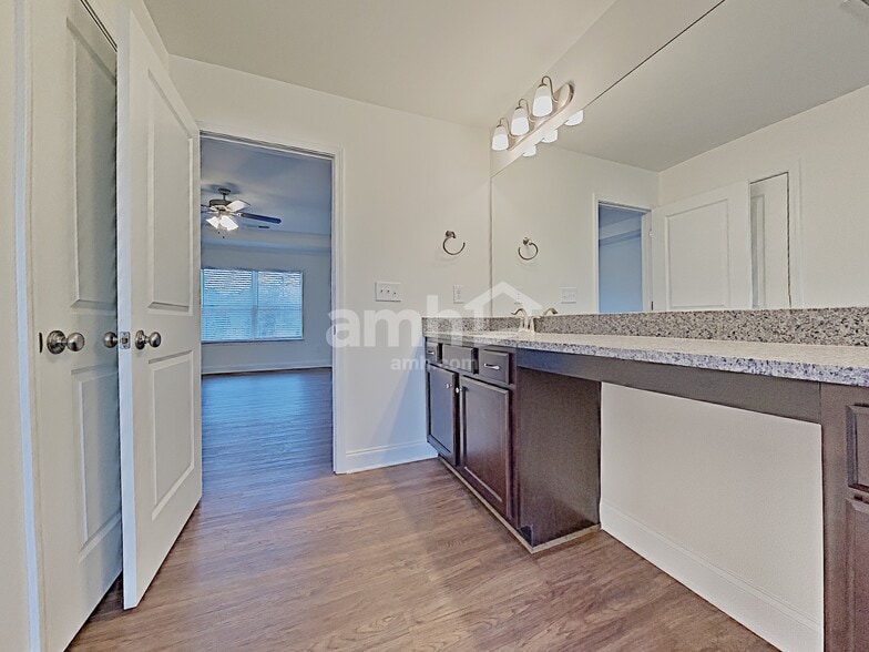 Building Photo - 5020 Franks Creek Way