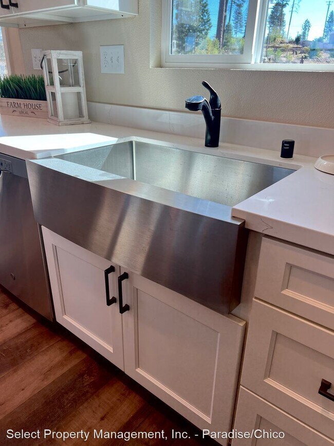 Building Photo - 3 br, 2 bath House - 8654 Skyway