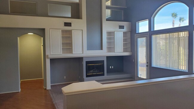 Building Photo - 4 br, 2.5 bath House - 9356 BONDENO ST