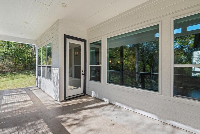 Building Photo - 3018 Sunridge Dr