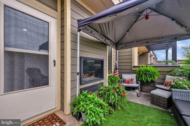 Building Photo - 518 Harborview Dr
