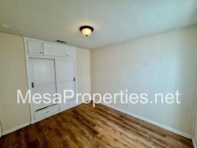 Building Photo - 1519 W Virginia St