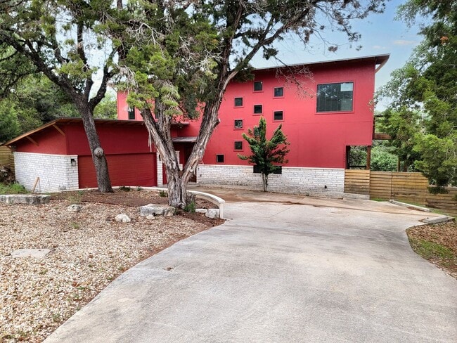 Building Photo - 325 Southwind Rd