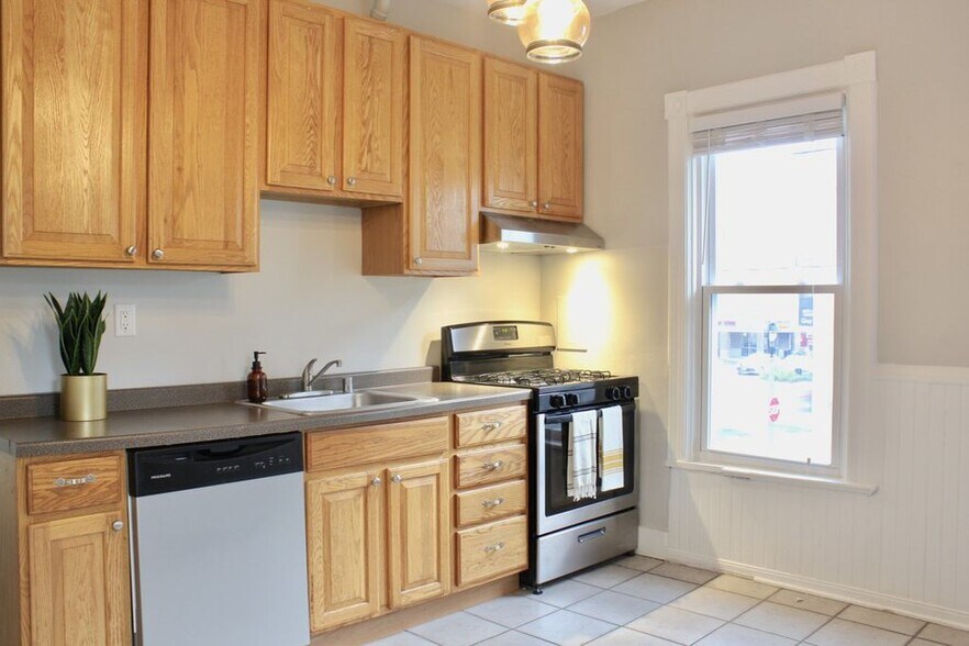 Building Photo - 2401 N Frederick Ave