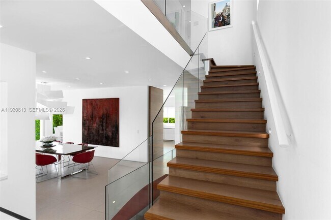 Building Photo - 481 S Mashta Dr